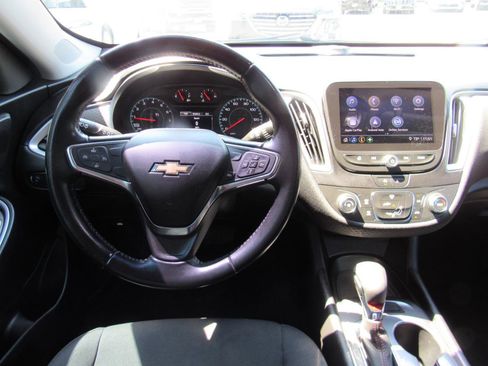 Used 2021 Chevrolet Malibu RS FWD image 5