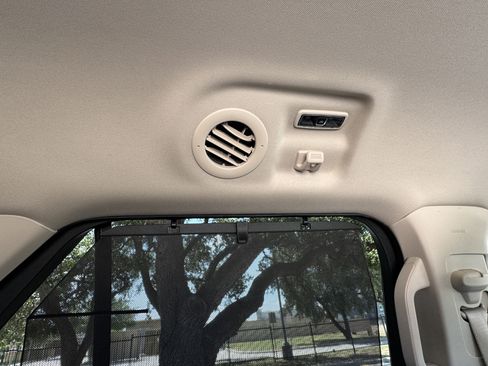 Used 2024 Ford Explorer Limited image 36