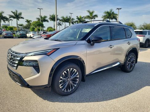 Used 2026 Nissan Rogue Platinum AWD/4WD image 5