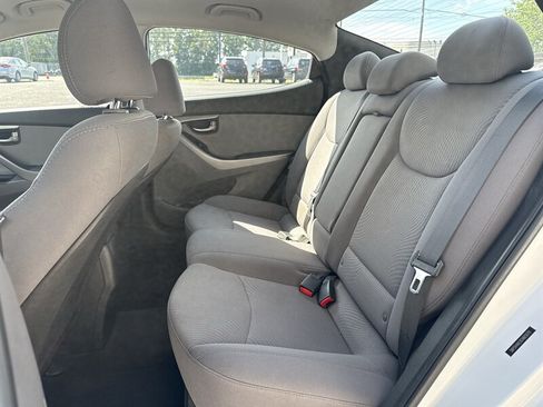 Used 2016 Hyundai Elantra SE FWD image 9