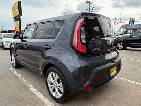 Used 2014 Kia Soul + w/ Audio Package FWD image 7
