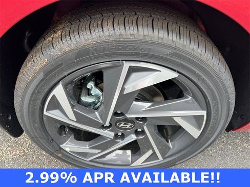 Certified 2025 Hyundai Elantra Limited image 17