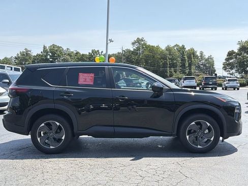 Used 2025 Nissan Rogue SV AWD/4WD image 5