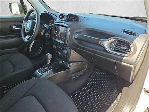 Used 2023 Jeep Renegade Latitude AWD/4WD image 21