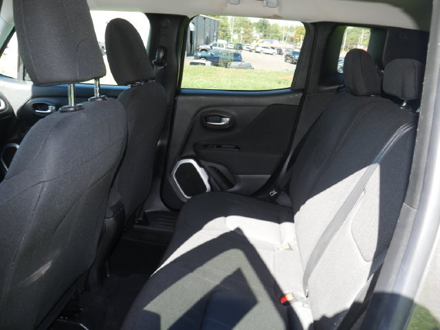 Used 2019 Jeep Renegade Sport w/ Sport Appearance Group AWD/4WD image 21