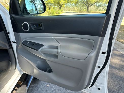 Used 2012 Toyota Tacoma PreRunner w/ TRD Sport Pkg image 21