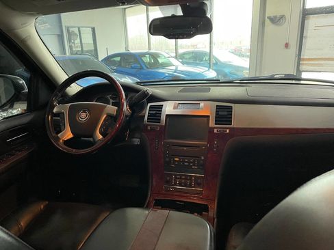 Used 2009 Cadillac Escalade EXT image 28