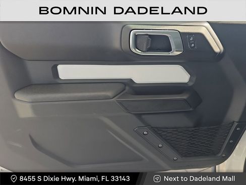 Used 2025 Ford Bronco Badlands image 9