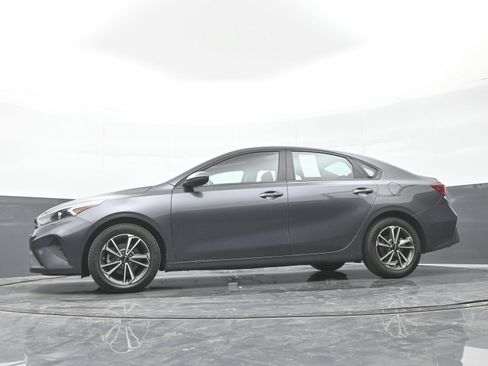 Used 2022 Kia Forte LXS FWD image 44