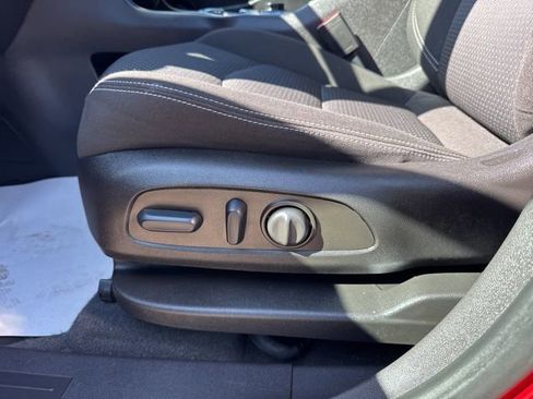 Used 2023 GMC Terrain SLE w/ Driver Convenience Package image 11