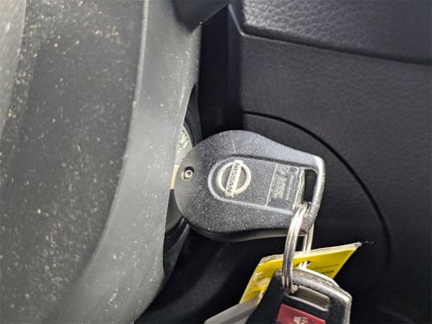 Used 2015 Nissan Sentra S image 28