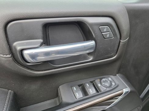 Used 2021 Chevrolet Silverado 1500 LT w/ Z71 Off-Road Package image 18