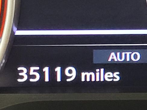 Used 2025 Nissan Rogue SV image 3