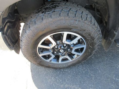 Used 2020 Toyota Tundra Limited w/ Limited Premium Package AWD/4WD image 15