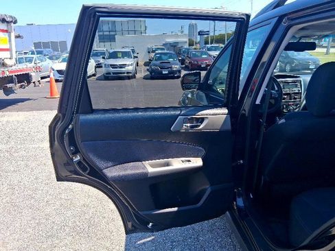 Used 2010 Subaru Forester 2.5X Premium image 14