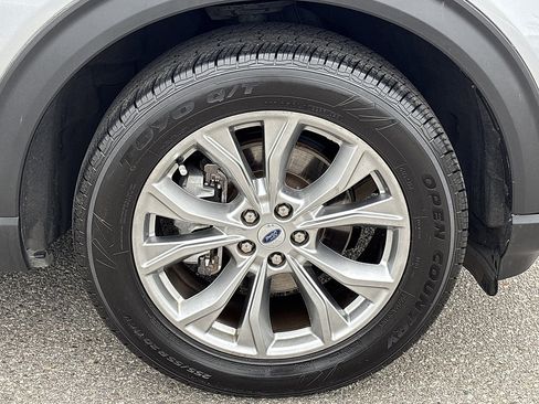 Used 2024 Ford Explorer Limited AWD/4WD image 28