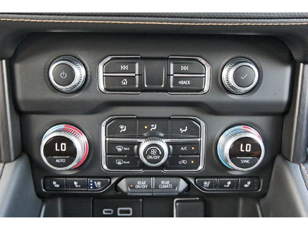 Used 2024 GMC Yukon AT4 w/ AT4 Premium Plus Package AWD/4WD image 31