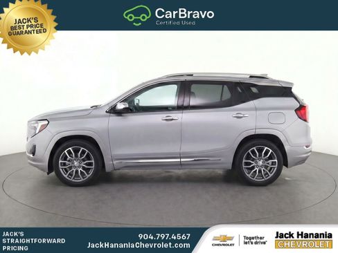 Used 2024 GMC Terrain Denali w/ Denali Premium Package AWD/4WD image 6