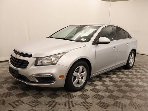 Used 2016 Chevrolet Cruze LT FWD image 1