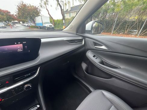 Used 2025 Buick Encore GX Preferred image 33