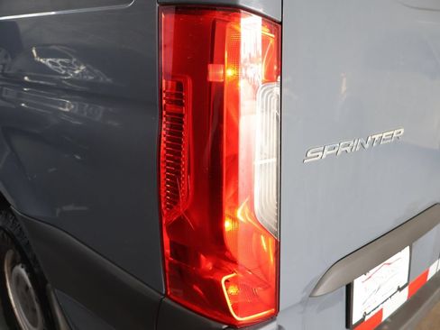 Used 2019 Mercedes-Benz Sprinter 144 image 24