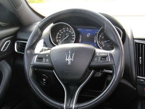 Used 2020 Maserati Levante S image 11