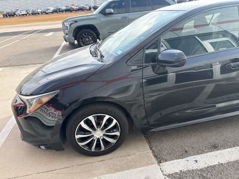 Used 2021 Toyota Corolla LE FWD image 5