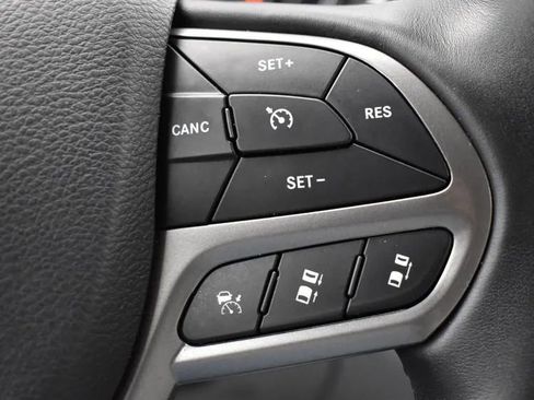 Used 2019 Jeep Cherokee Limited w/ Technology Group image 23