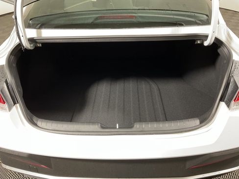 New 2025 Hyundai Elantra SEL image 12