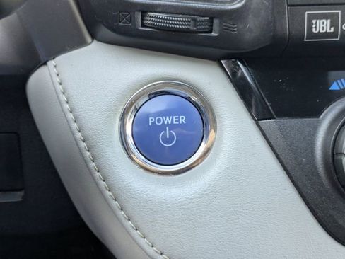 Used 2016 Toyota RAV4 Limited image 18