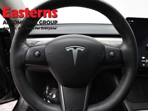 Used 2023 Tesla Model 3 Standard Range image 10