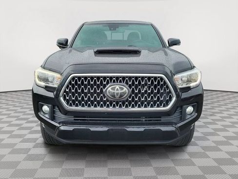 Used 2019 Toyota Tacoma TRD Sport AWD/4WD image 8