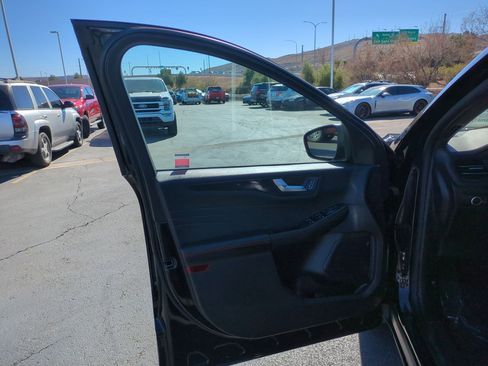 Used 2025 Ford Escape ST-Line image 12