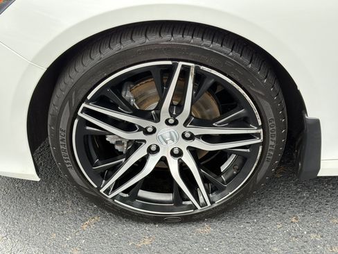 Used 2022 Honda Accord Touring image 11