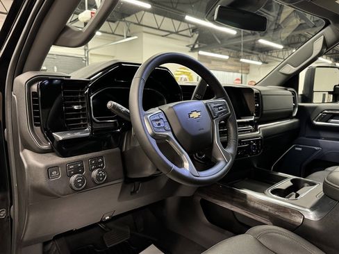 Used 2024 Chevrolet Silverado 3500 LTZ w/ LTZ Convenience Package image 24