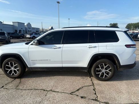 Used 2024 Jeep Grand Cherokee L Limited RWD image 10