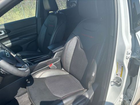 Used 2025 Jeep Compass Trailhawk w/ Trailer Tow Group image 35