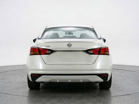 Used 2025 Nissan Altima 2.5 SV FWD image 7