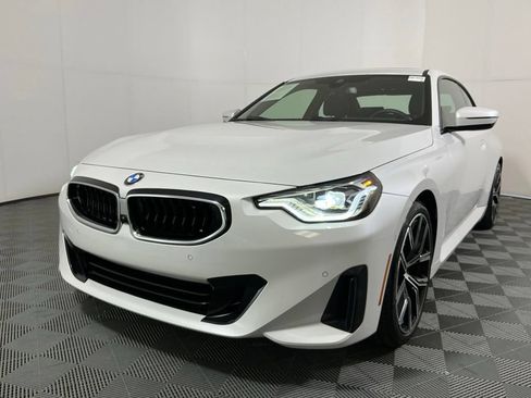 Used 2023 BMW 230i Coupe w/ Premium Package RWD image 2
