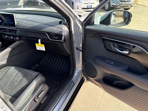 Certified 2025 Acura ADX A-Spec image 21