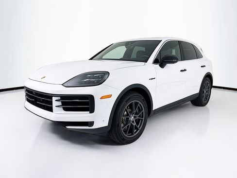 Certified 2025 Porsche Cayenne E-Hybrid AWD/4WD image 1