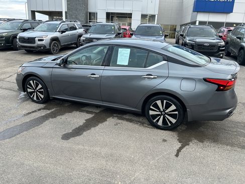 Used 2019 Nissan Altima 2.5 SV image 15