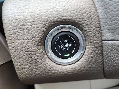 Used 2022 GMC Yukon XL Denali AWD/4WD image 8