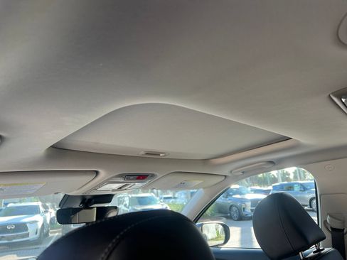 Used 2025 Kia Telluride S FWD image 12