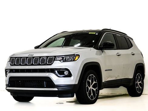 Used 2024 Jeep Compass Limited AWD/4WD image 3