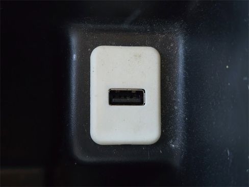 Used 2018 Chevrolet Colorado LT image 23