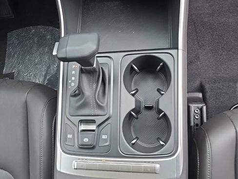 New 2026 Kia Carnival FWD image 9