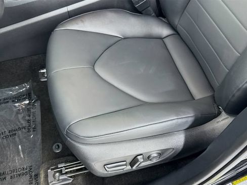 Certified 2025 Toyota Highlander XLE FWD image 20