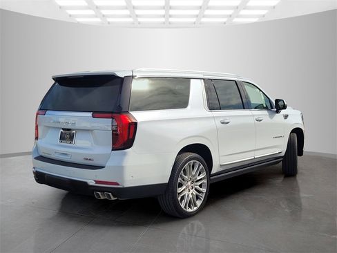New 2026 GMC Yukon XL Denali w/ Denali Reserve Package image 4