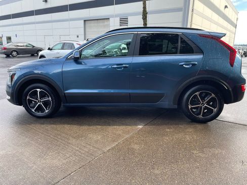 Used 2025 Kia Niro EX image 7